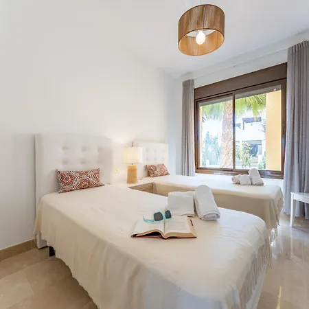Cosy In With Shared Pool Διαμέρισμα Manilva